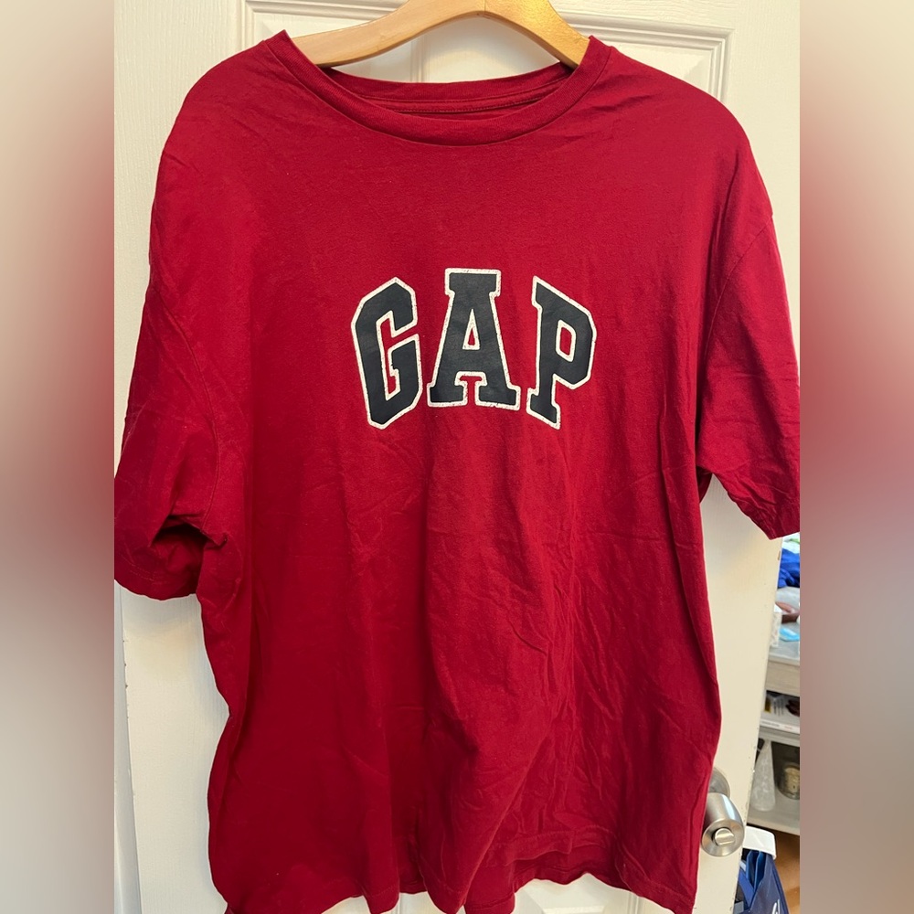 GAP Red T-Shirt